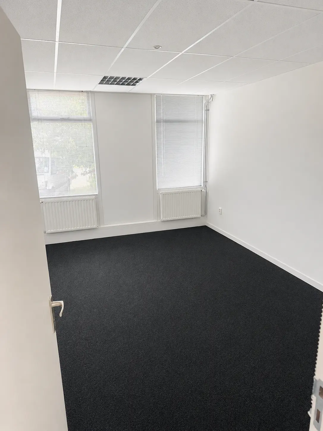 Kleinere afsluitbare kantoorruimte